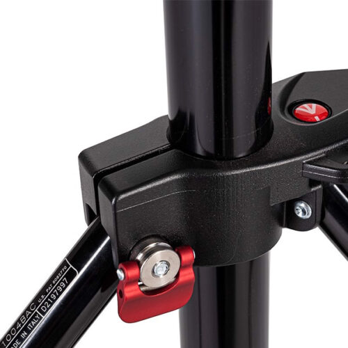 1004bac master stand 02.jpg
