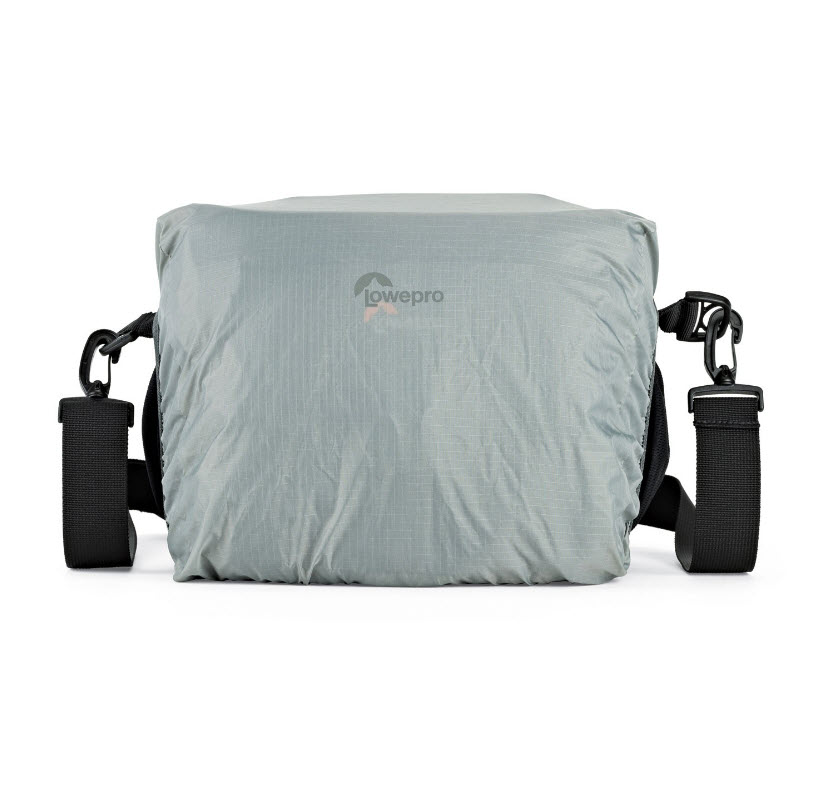 Lowepro Nova 140 AW II 06.jpg