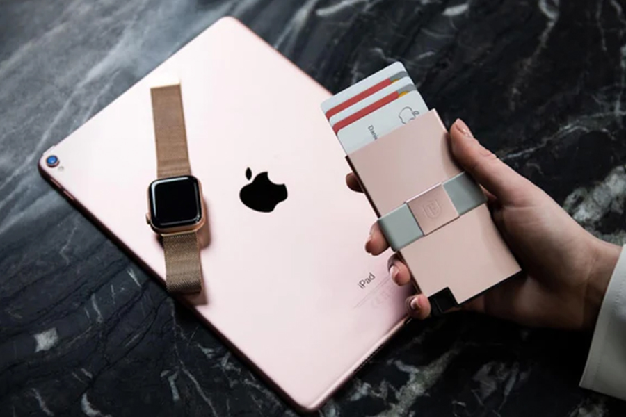 Aluminum cardholder rose gold f01.jpg