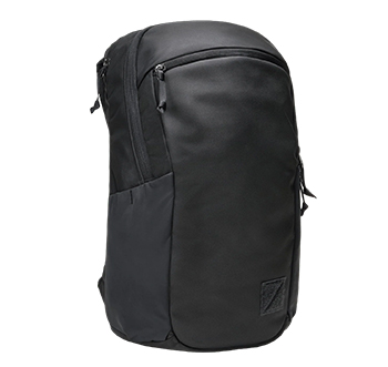 Civic half zip 26l solution dyed blackupgrad 2025 detail.jpg