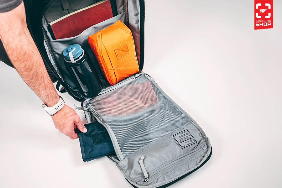 Civic panel loader 28l solution dyed black 04.jpg
