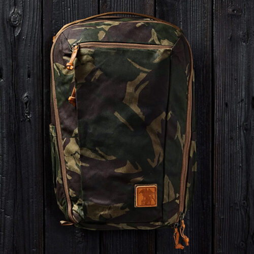 Civic travel bag 26l griffin wax camo 01.jpg
