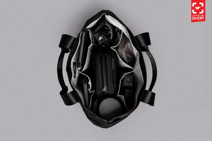 Elements totem black grey 05.jpg