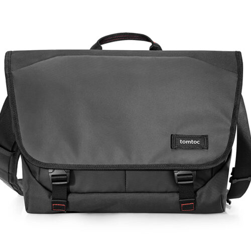 Explorer messenger bag black 01.jpg