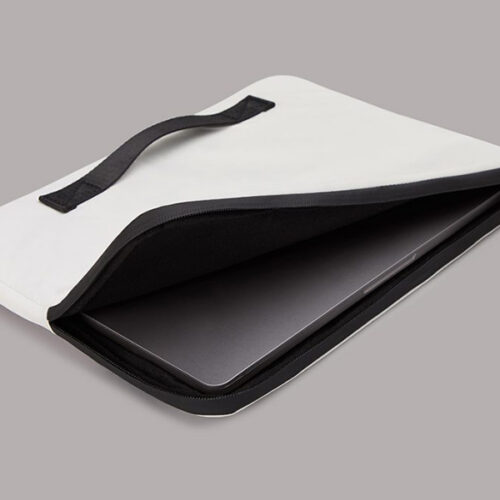 Laptop a4 sleeve white 02.jpg