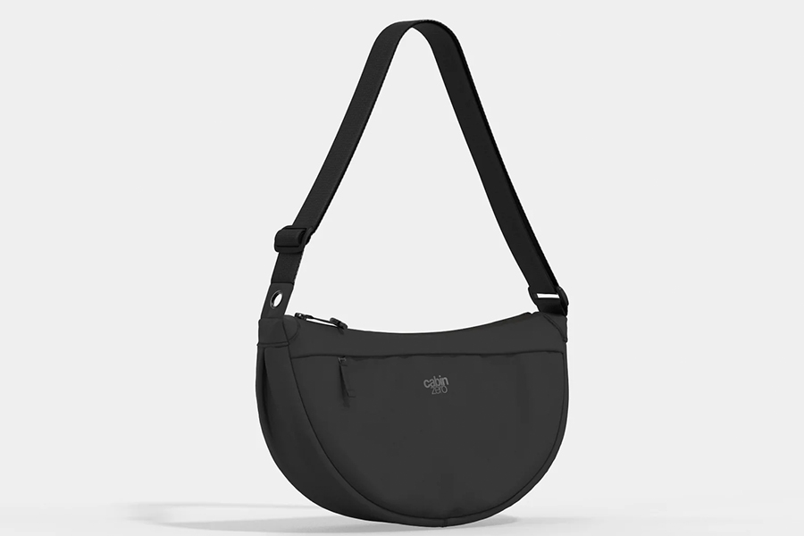 Moon shoulder bag 5l absolute black 01.jpg