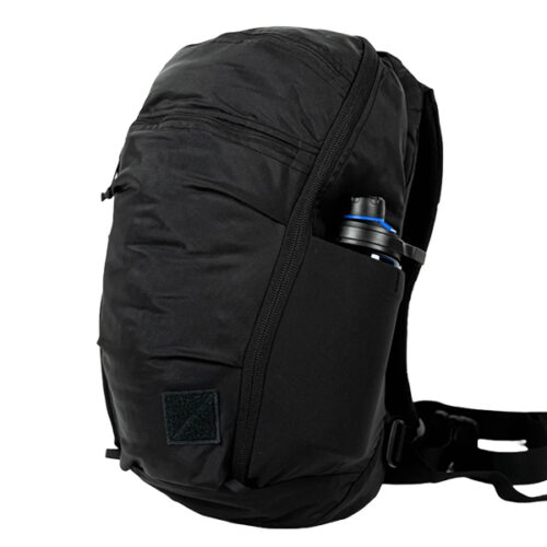 Mountain panel loader 22l solution dyed black 02.jpg
