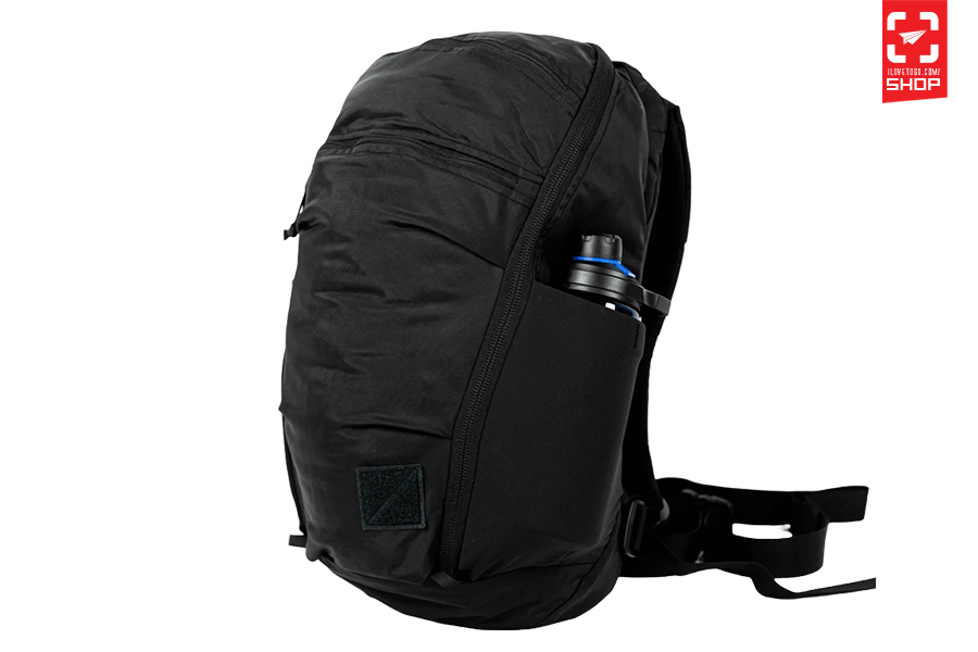 Mountain panel loader 22l solution dyed black 02.jpg