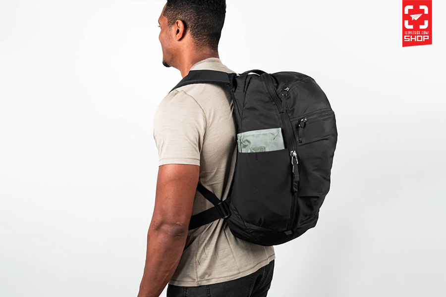 Mountain panel loader 22l solution dyed black 11.jpg