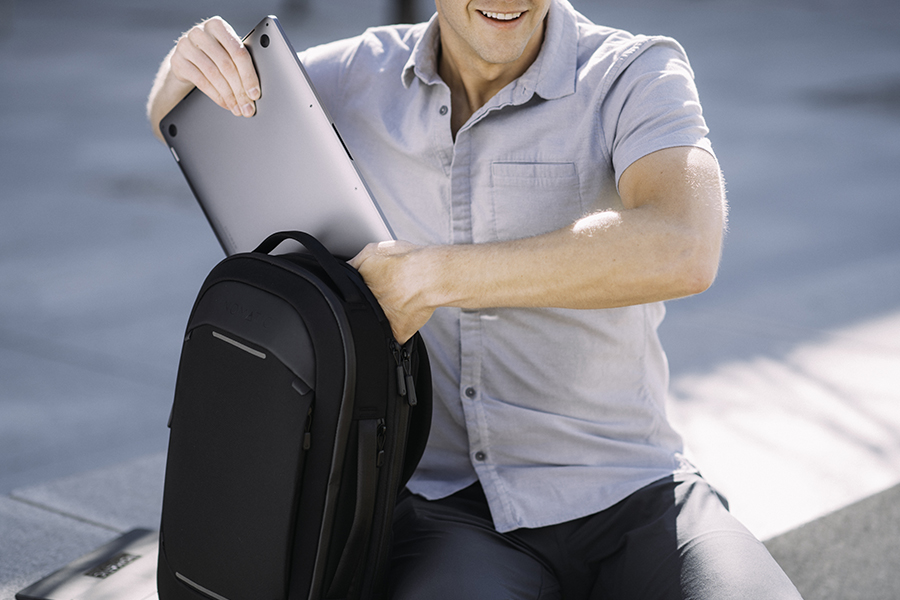 Navigator backpack 15l f02.jpg
