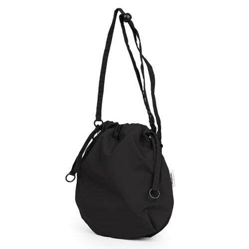 Nolly black 02.jpg