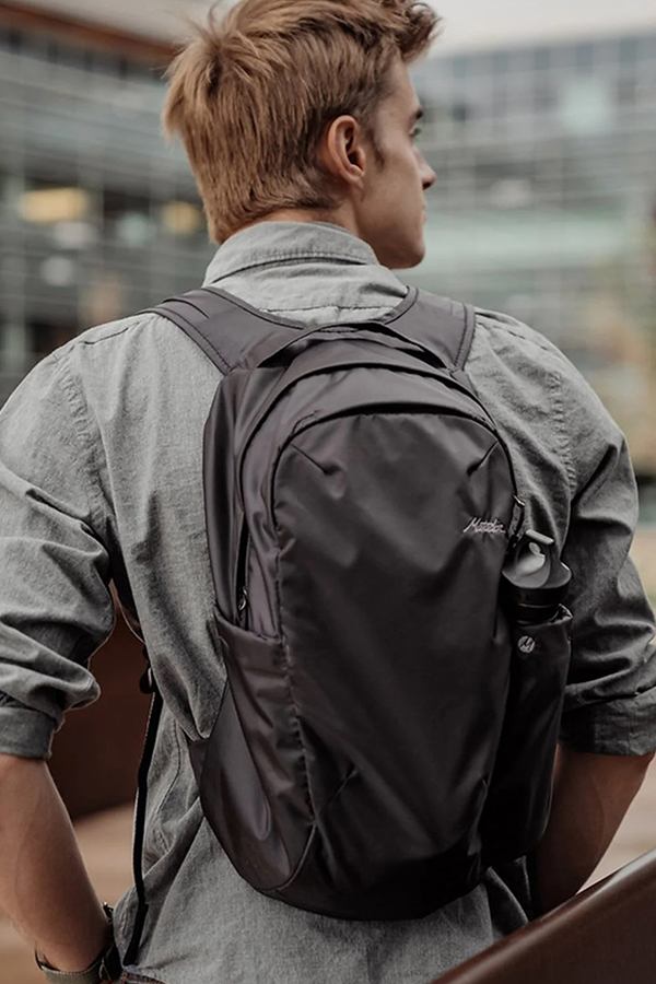 On grid backpack f06.jpg