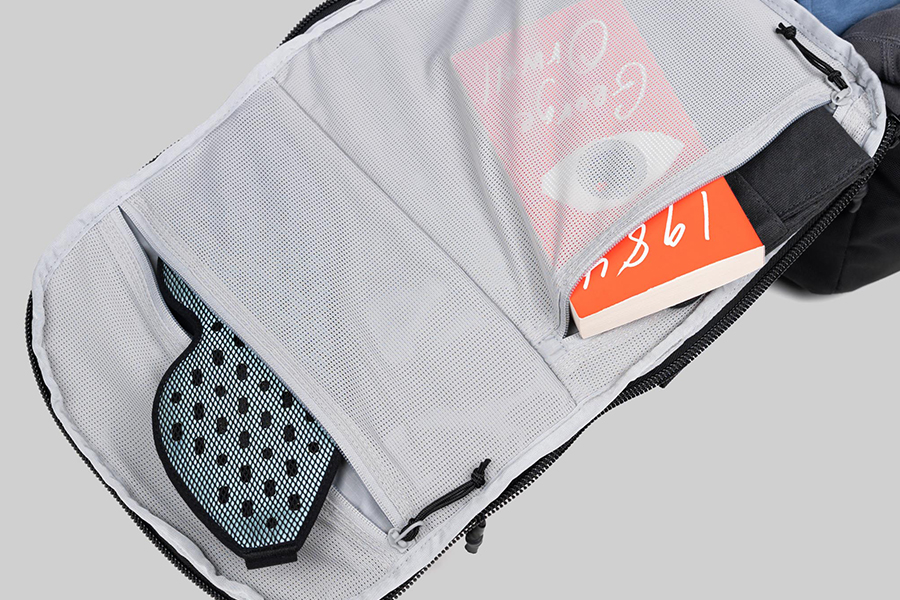 Outbound travel pack 30l 06.jpg