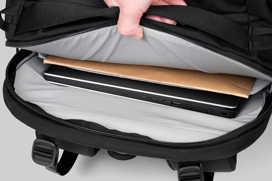 Outbound travel pack 30l 09.jpg