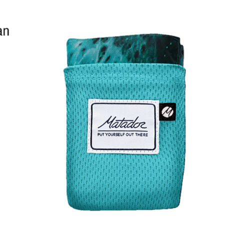 Packable blanket ocean 01.jpg