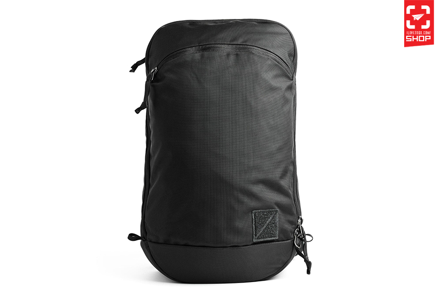 Panel loader classic 20l solution dyed black 02.jpg