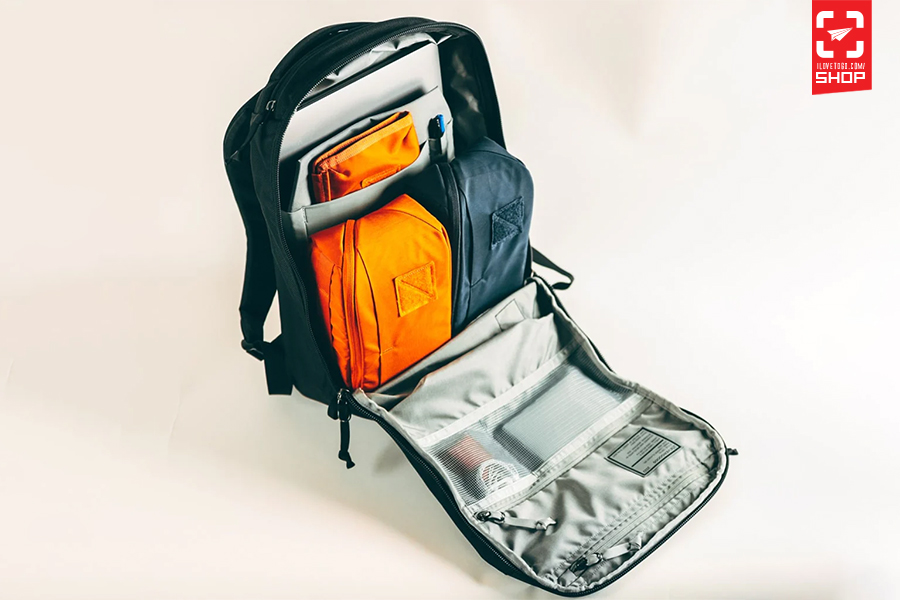 Panel loader classic 20l solution dyed black 08.jpg