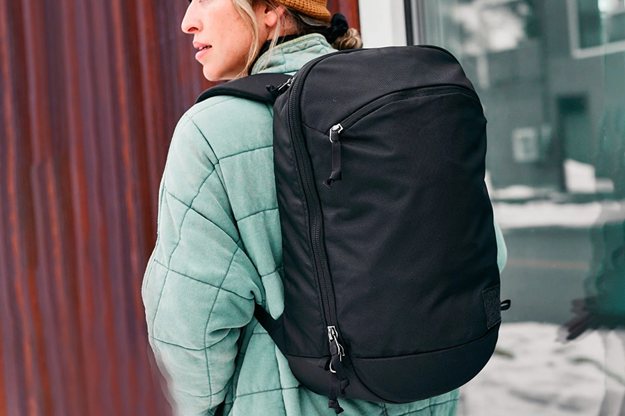 Panel loader classic 20l solution dyed black f05.jpg