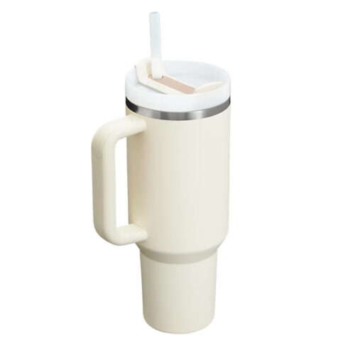 Quencher tumbler 40oz cream 2.0 02.jpg
