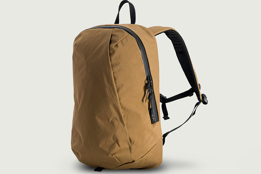 Stem 20l daypack xpac rx30 coyote 02.jpg