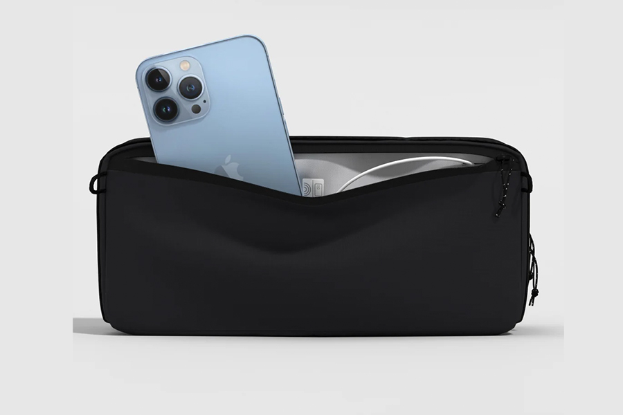 Tech pouch 2 5l absolute black 02.jpg