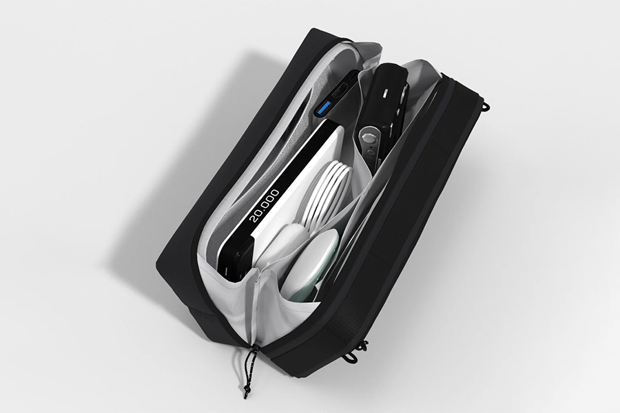 Tech pouch 2 5l absolute black 03.jpg