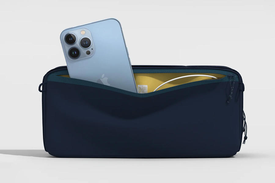 Tech pouch 2 5l blue shimmer 02.jpg