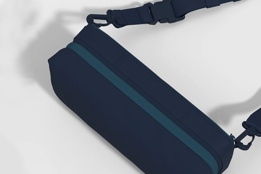 Tech pouch 2 5l blue shimmer 07.jpg