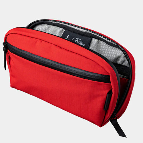 Toiletry bag axoflux red 01.jpg