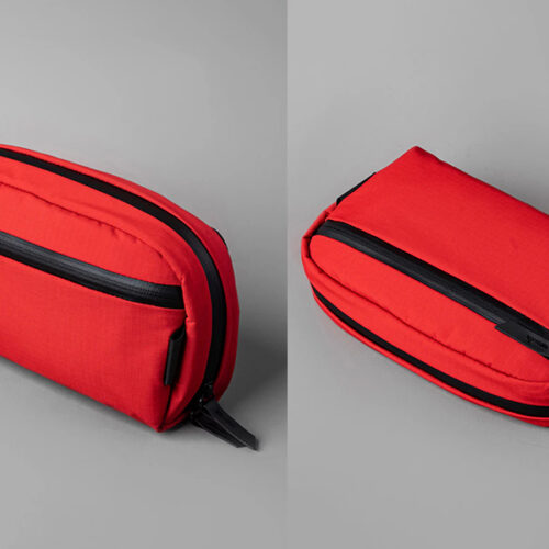 Toiletry bag axoflux red 02.jpg