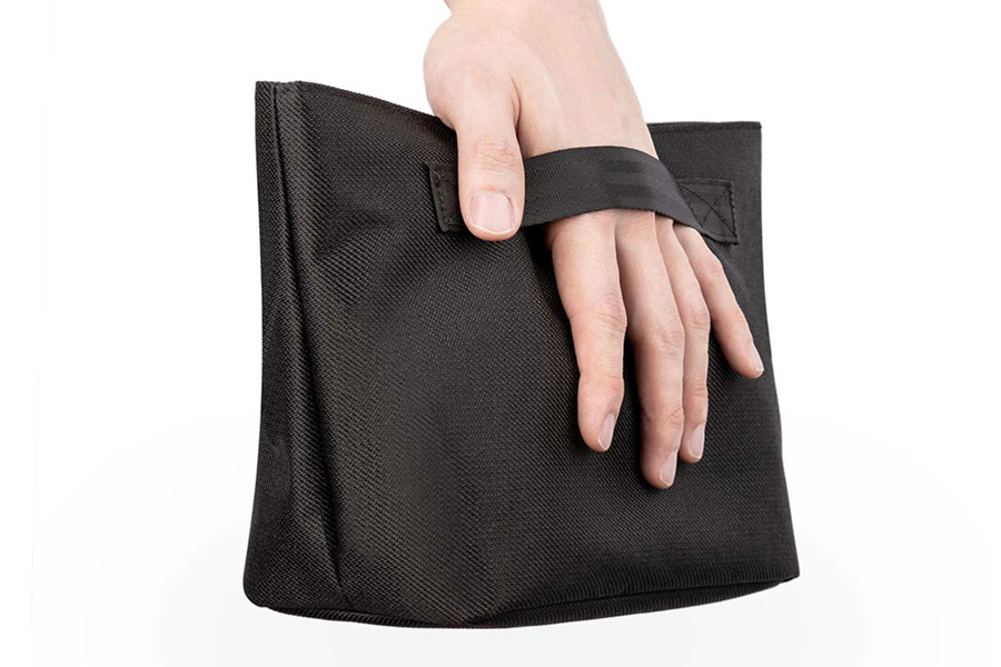 Toiletry case black 04.jpg