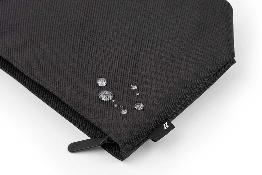Toiletry case black 05.jpg