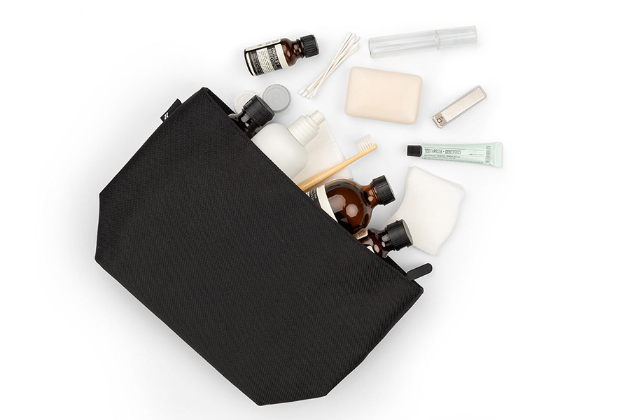 Toiletry case black 06.jpg