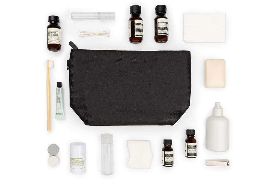 Toiletry case black 07.jpg