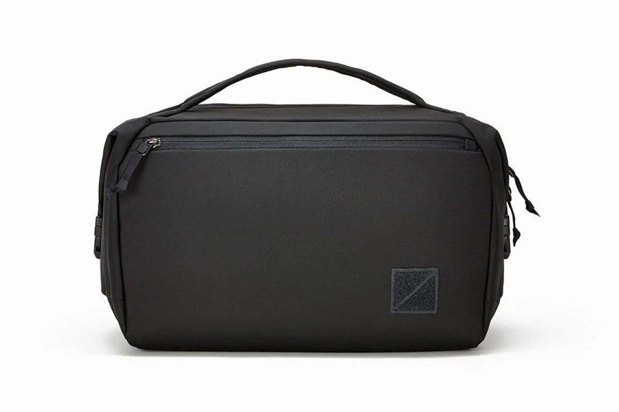 Transit duffel 25l soliution dyed black 02.jpg