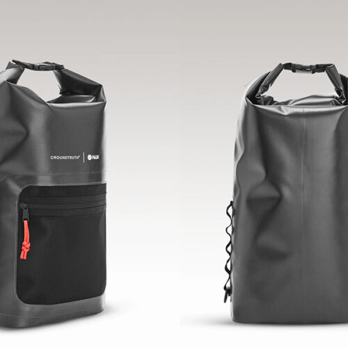 Unda 10l cross body dry bag deep black 02.jpg