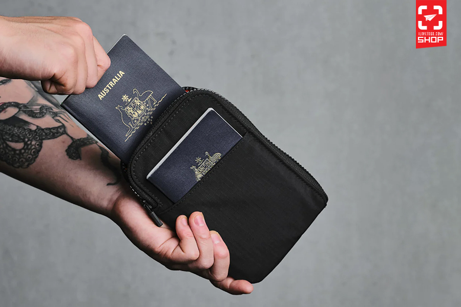 Zip travel wallet black 07.jpg